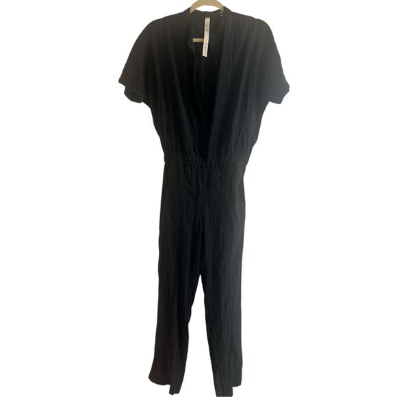 ✨Lululemon Black Perfectly Poised Sz 2 Jumpsuit✨ - Picture 6 of 9